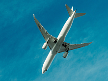 Utair оштрафовали за нарушение прав пассажиров при задержке рейса из Омска