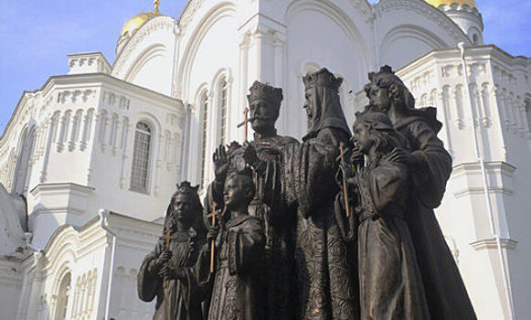 Памятник семье императора Николая II торжественно откроют в Дивеевском монастыре