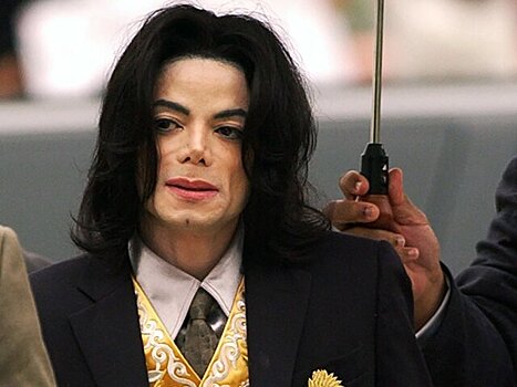 Куртку Майкла Джексона продали на аукционе за 250 тысяч фунтов стерлингов