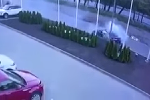 Видео: водитель разбил Porsche за 13 млн рублей, взятый напрокат