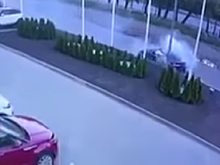Видео: водитель разбил Porsche за 13 млн рублей, взятый напрокат