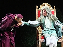 «Безумие или рынок?»: Кому нужен театр за сто тысяч рублей