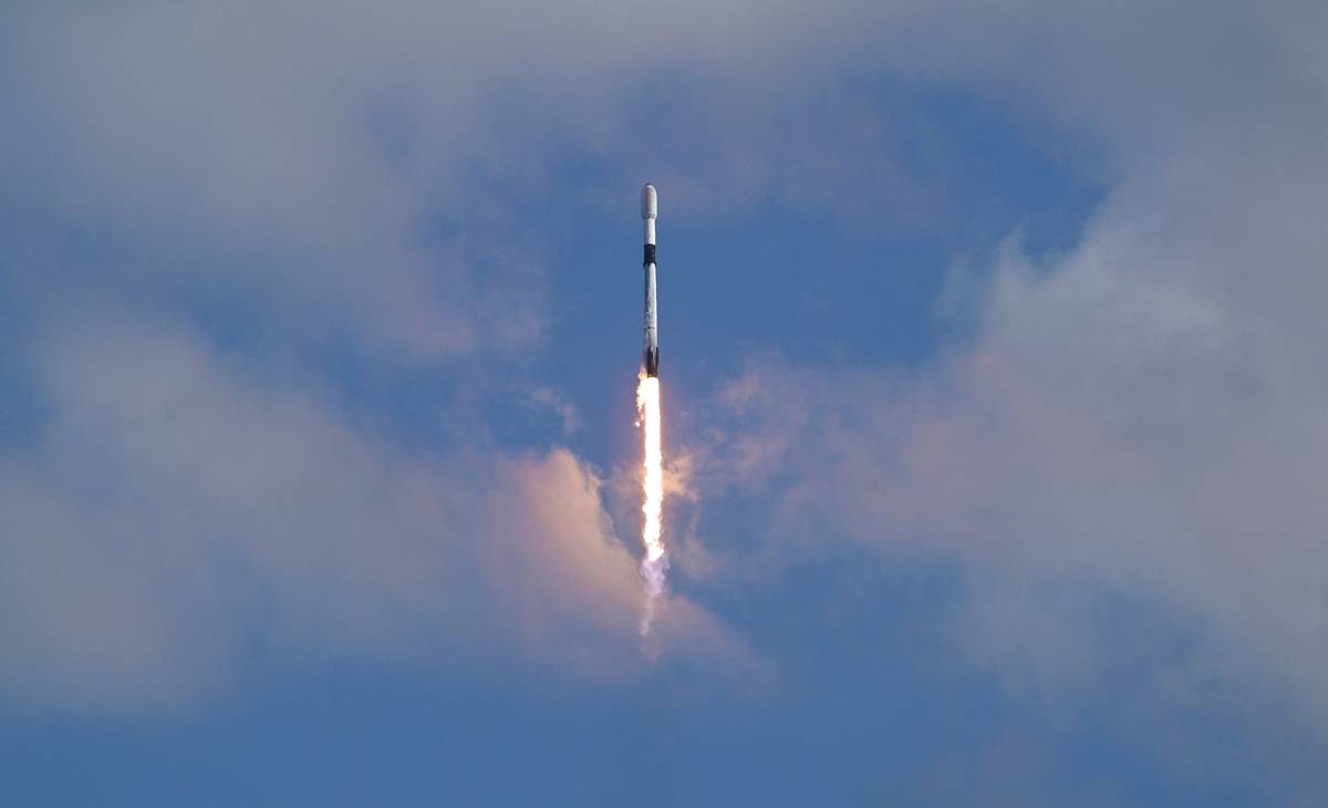 Ступень SpaceX упадет на Луну