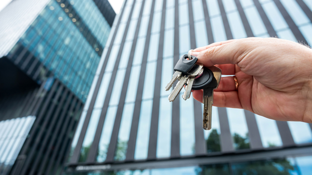 Россияне снова могут оформить ипотеку на коммерческую недвижимость в Сбере