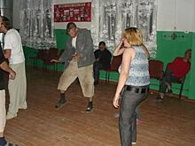 Смешные фото с деревенских дискотек 2000-х годов