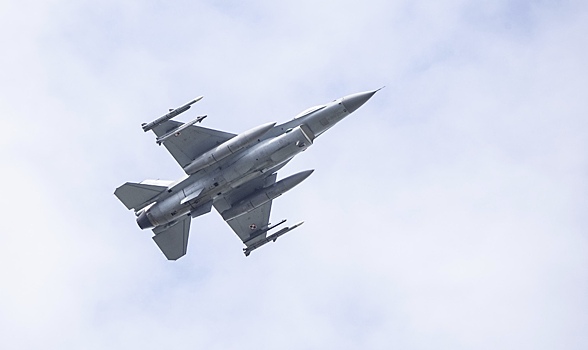 ВС Польши снова подняли в воздух самолеты из-за «активности дальней авиации РФ»