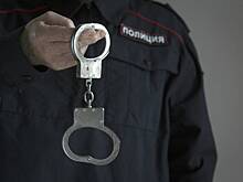 Полиция и «Русская община» пришли на вечеринку травести-артистов в рабочем поселке