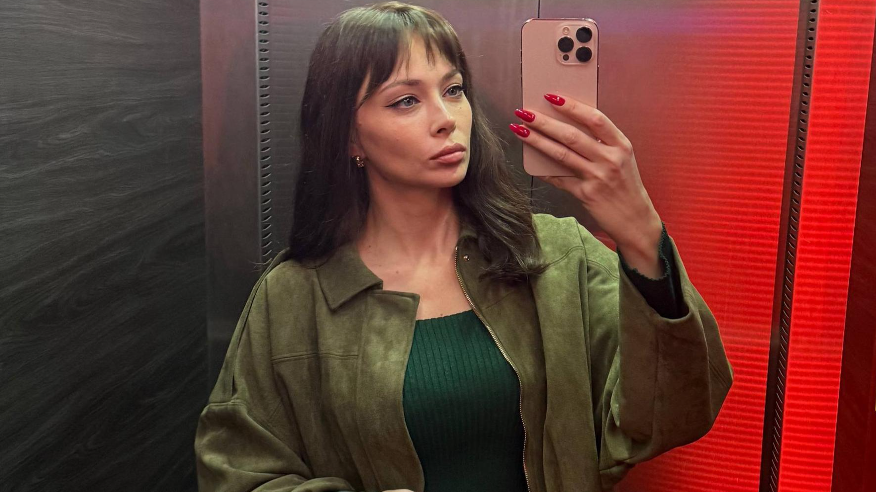 Настася Самбука жалаңаш