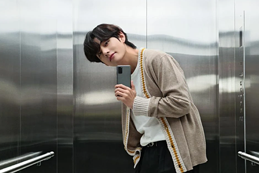 АРМИ за пять минут скупили все вино с фото Ви, но оно оказалось другим