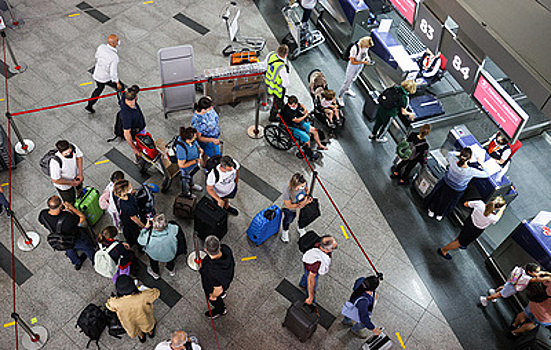 Столичные аэропорты принимают меры по урегулированию ситуации с очередями