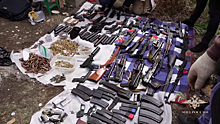 МВД и ФСБ обнаружили в Подмосковье арсенал с десятками пистолетов