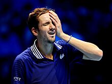 Стало известно, какой штраф грозит Медведеву за срыв в 1-м круге Australian Open