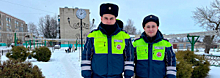 В Саратовской области сотрудники Госавтоинспекции оказали помощь жителям многоквартирного дома