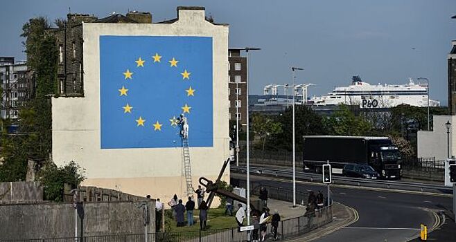 Регулятор ЕС предупредил компании о жестком Brexit