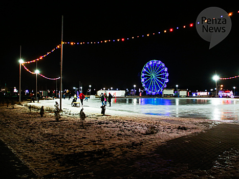 Каток с искусственным ледовым покрытием начал работу в Лианозове