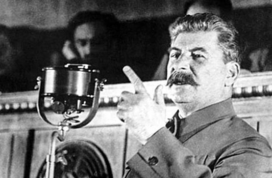 Почему Сталин в 1944 году поменял Интернационал на новый советский гимн
