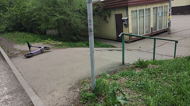 Кузбасские депутаты задумали наказание за неправильную парковку самокатов