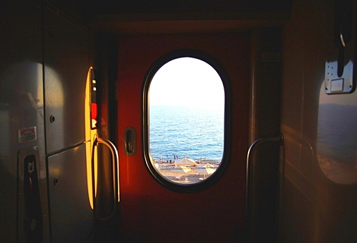 Омских туристов, улетевших на отдых в Сочи, могут эвакуировать — город затопило как Ялту (видео)