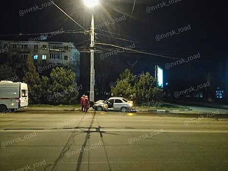 В Новороссийске пьяный участник ДТП пытался снять номера с автомобиля после аварии