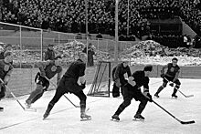 Когда советские хоккеисты впервые сыграли в международных матчах, начало истории сборной СССР, матчи с чешским ЛТЦ