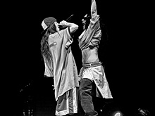 Билли Айлиш объединилась на сцене с Charli XCX