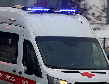 В российском регионе столкнулись машина скорой помощи и автобус