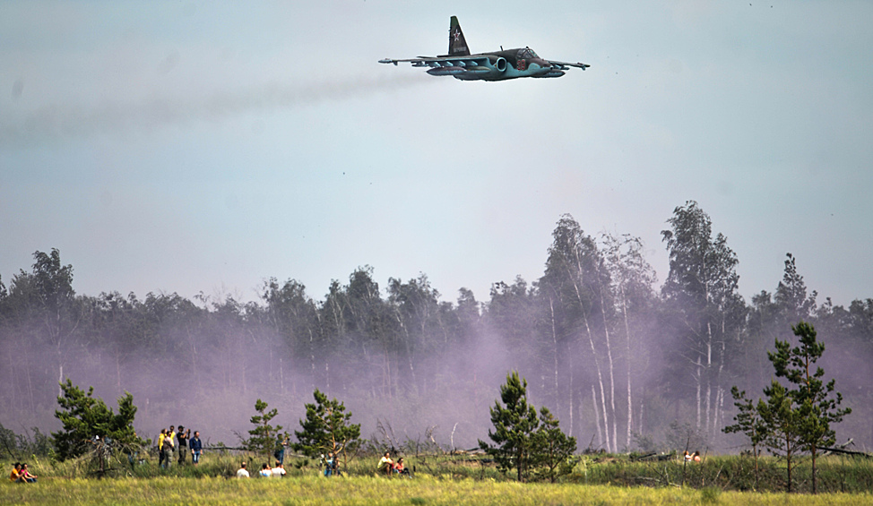 Самолет Су-25.