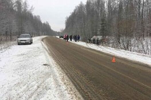 В Прикамье на трассе Кунгур-Насадка перевернулась машина скорой помощи