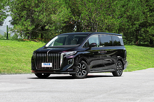 В продажу поступил премиальный минивэн Hongqi. Он в два раза дешевле Toyota Alphard