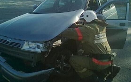 Лобовое столкновение автомобилей на трассе в Курской области