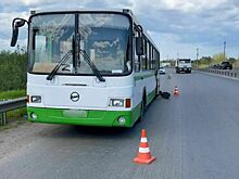 В Гнусино у пассажирского автобуса во время движения взорвалось колесо