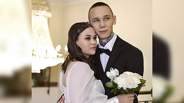 В Салехарде в День молодежи зарегистрировали юбилейный брак