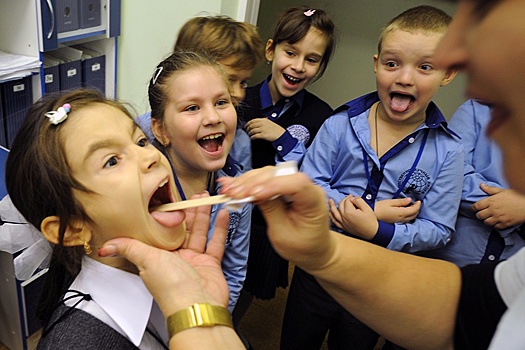 Эксперт рассказал, как в России следят за здоровьем детей