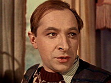 Скрывал «поповское» происхождение, отдал сестру в детский дом, стал успешным артистом: судьба Евгения Лебедева