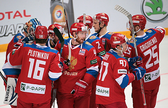 Болельщики встретили российских хоккеистов "Катюшей"
