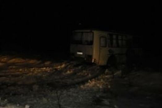 В Воронежской области автобус врезался в КамАЗ: водитель погиб