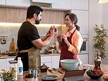 Бурак Озчивит играет главную роль в сериале «Я к тебе надолго»