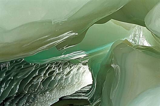 Оценены угрозы для России из-за таяния ледника Судного дня