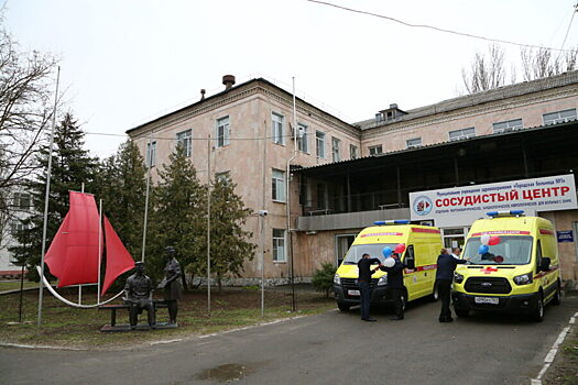 Больница в Волгодонске получила два автомобиля скорой помощи