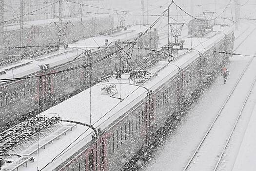 Россияне встретили Новый год в темноте и без еды из-за застрявшего в снегу поезда