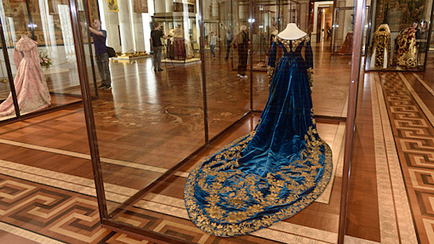 В Государственном Эрмитаже открылись выставки, посвященные истории и реставрации тканей