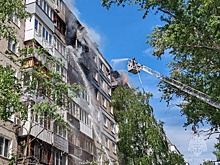 Многоэтажка горит в Автозаводском районе: люди заблокированы на балконах