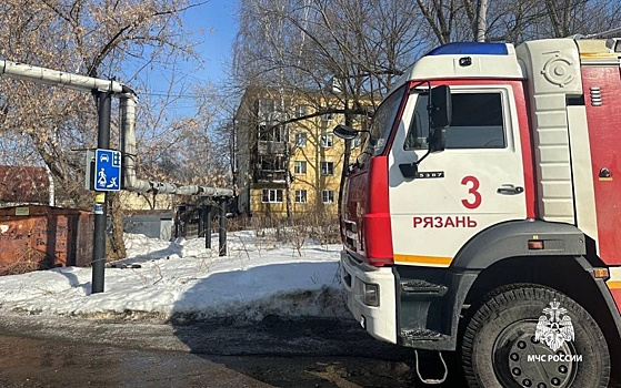 Из-за пожара на балконах в доме по улице 5-я Линия в Рязани эвакуировали 8 человек