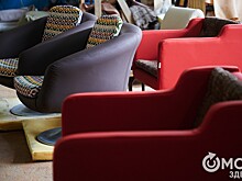 "Разбирали до каждой палочки". Как восстанавливали ретромебель из омского СКК