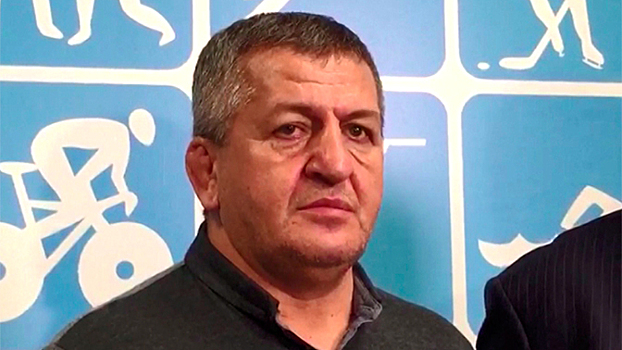 «С правой или с левой заеду прямо в аэропорту» - отец Нурмагомедова о наказании сына за неспортивное поведение