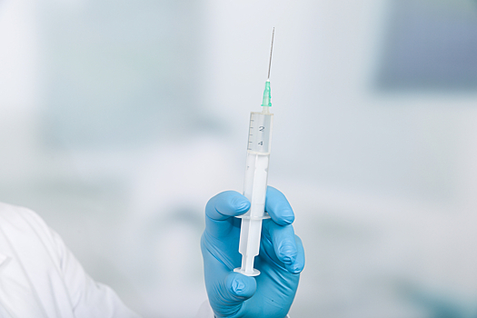 ОАЭ зарегистрировали вакцину от коронавируса "Спутник V"