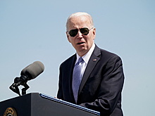 Байден назвал Мишель Обаму вице-президентом США и заснул на публике