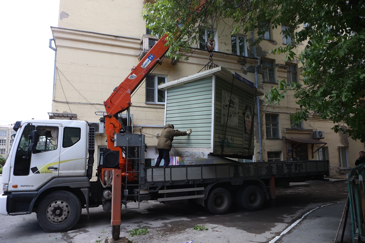 Мэру Новосибирска внесено представление из-за незаконных киосков