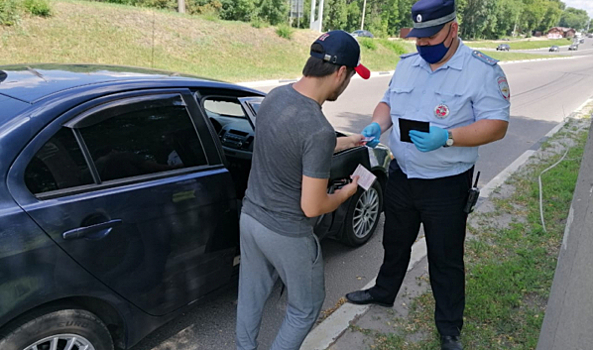 В Воронеже сотрудники ДПС поймали водителя Mitsubishi задолжавшего по штрафам 52 тысячи рублей