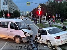 Жительница Нижневартовска на Lexus спровоцировала тройное ДТП с пострадавшим